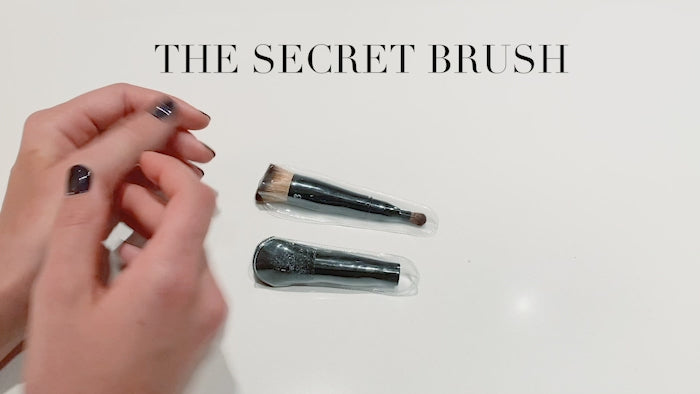 Video demonstrating the collapsible four in one makeup secret brush